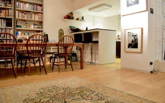 2 Bedroom Apartment Sleeps 4 in Kentish Town