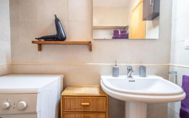 Bright Apartment Near The Historic Center