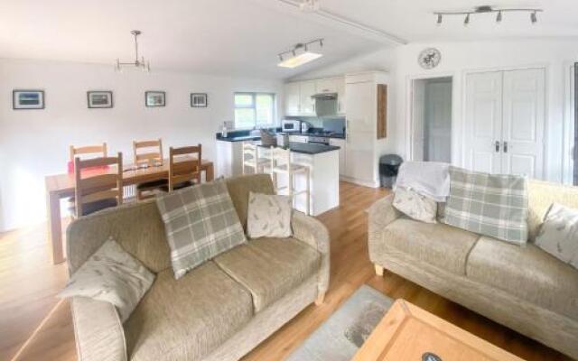 Ferry Lodge