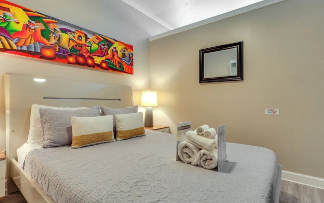 Sunny Miami Beach Condo Steps to Boardwalk!