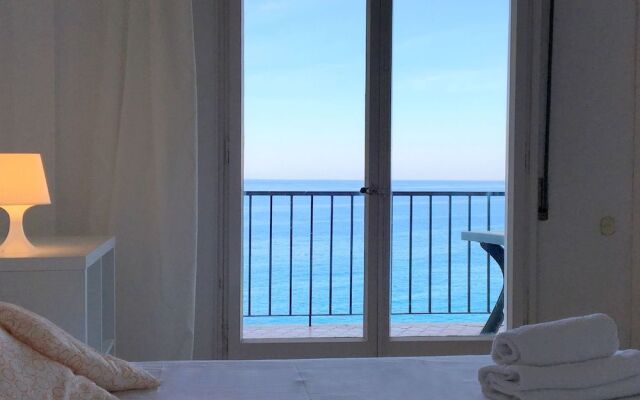 Les Terrasses De Cala Llevado
