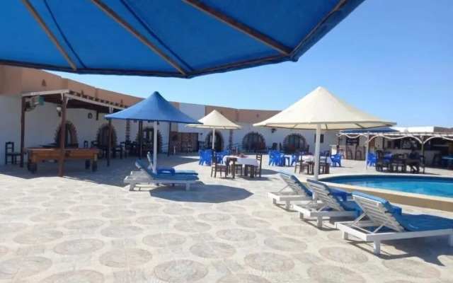 Dolphin Continental Hotel