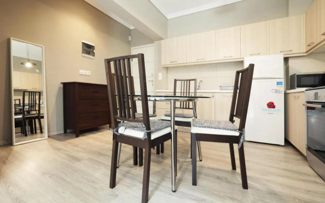 Delmare MQUEEN Apartment