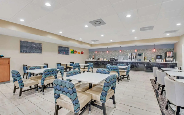 Quality Inn Dalton East