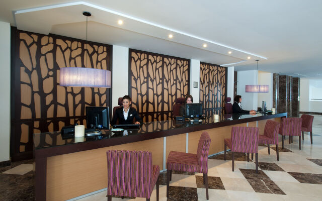 Estepona Hotel & Spa Resort