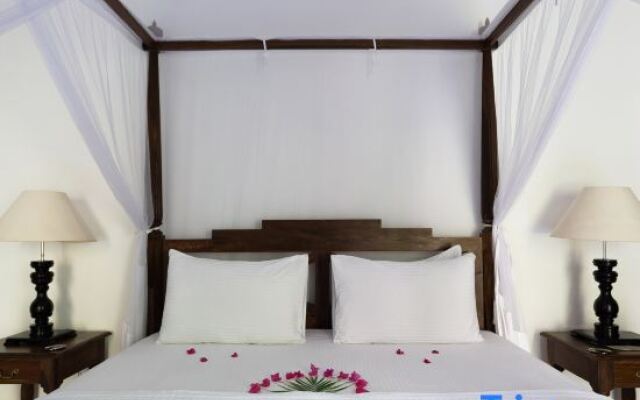 Seven Pillars. 39 Galle Fort