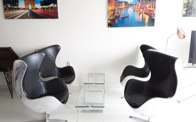 136 A First Line sleeps 6