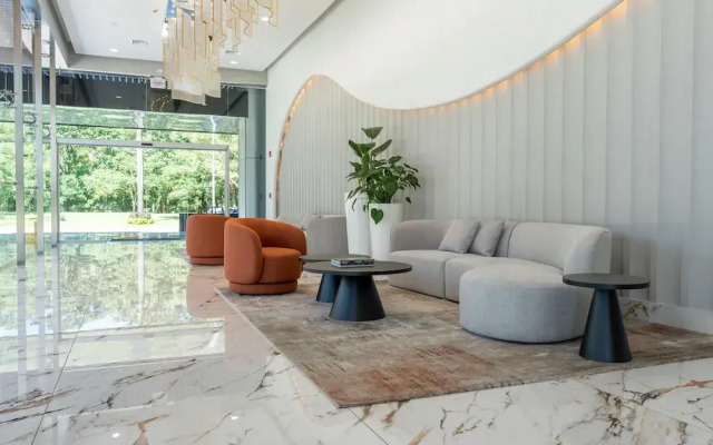 Arcadia Condo Suites
