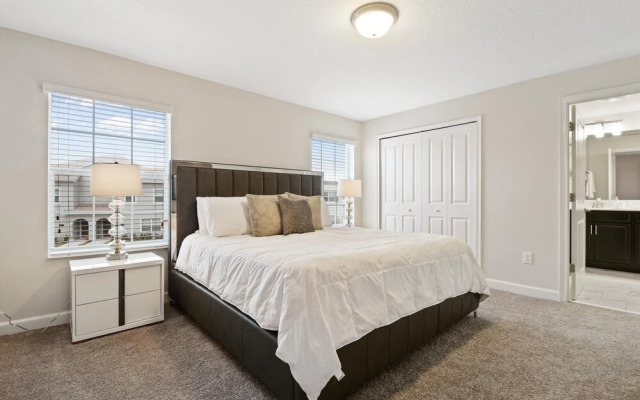 Four Bedrooms w/ Pool TownHome 4841