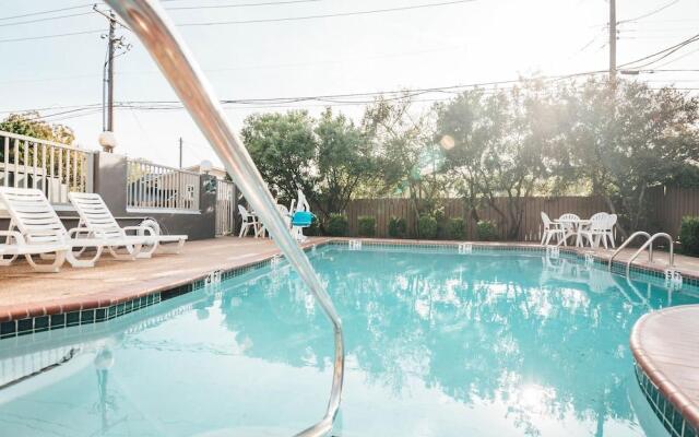 Country Inn & Suites by Radisson, Austin-University, TX
