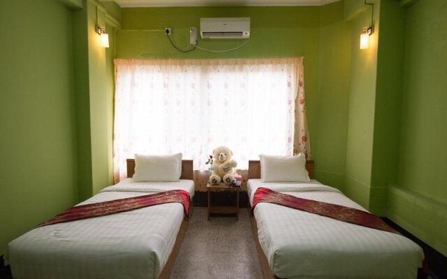 Kaung Wai Hotel
