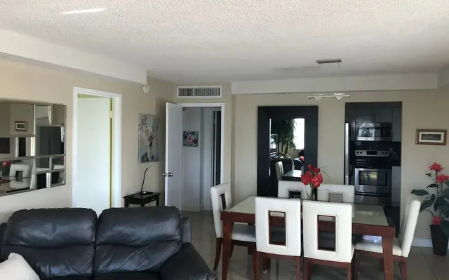 Golden Isles Suite 315