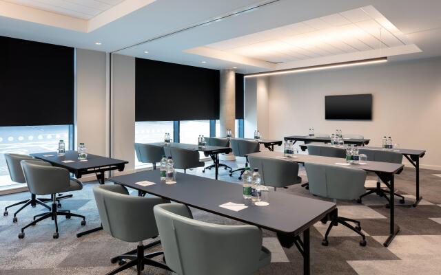 Holiday Inn London Heathrow - Bath Road by IHG
