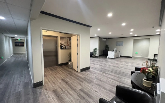 Aspire Inn & Suites Orange