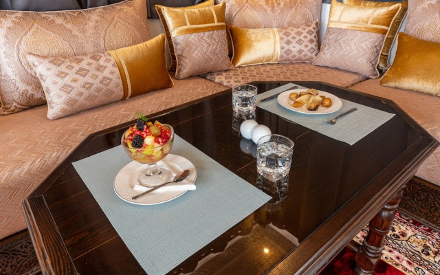 Yanis Guest House
