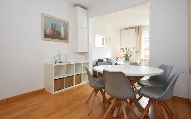 42ARA156 - Spacious apartment in Eixample