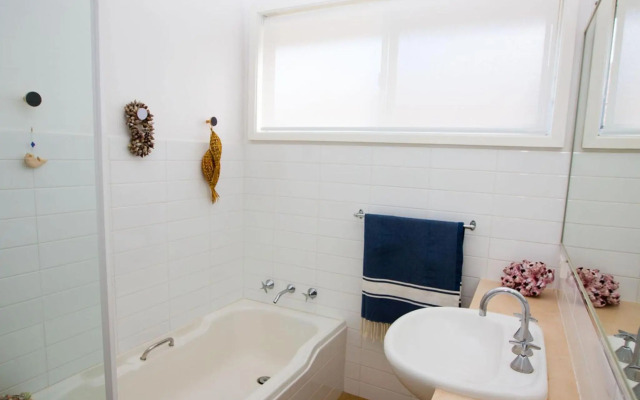 THE WERRI SHACK Werri Beach Gerringong 4pm check out Sundays