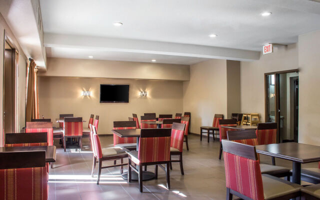 Comfort Inn & Suites at Talavi