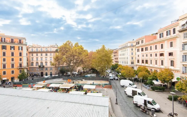 RSH San Cosimato Luxury Bright Apartment