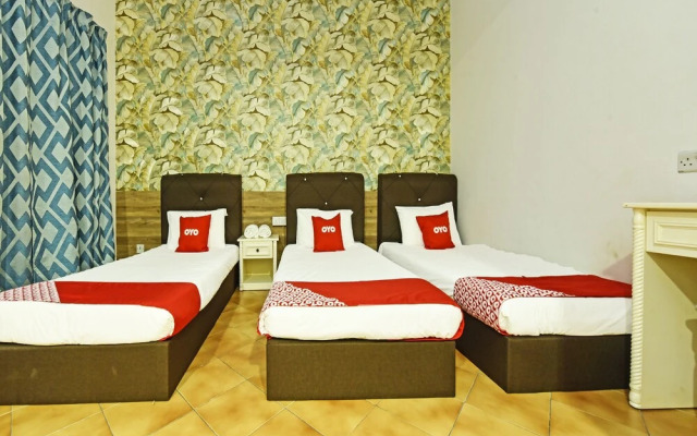 OYO Home 90453 Narasindo Pd Tiara Bay