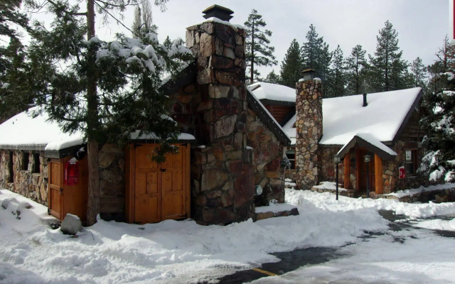 Embers Lodge and Cabins