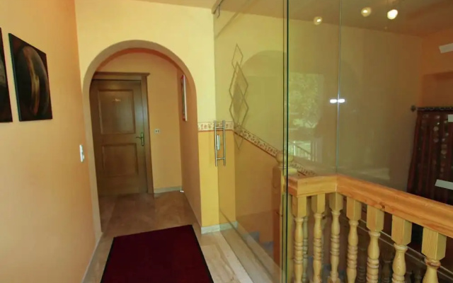 Luxurious Apartment in Hart im Zillertal With Mountain View