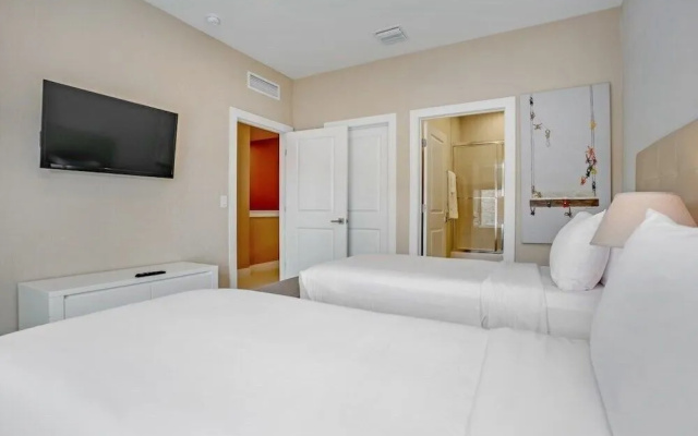 Modern Magic Village Resort Townhouse 7620