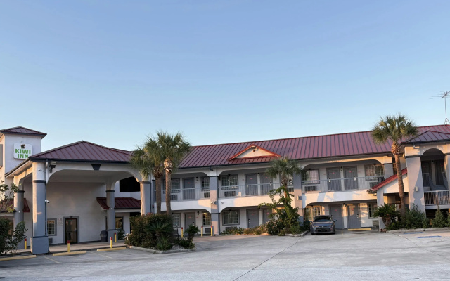Palace Inn and Suites Willowbrook