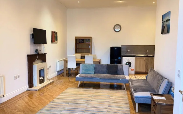 Westgate Haven - Spacious 4 Bedroom Apartment