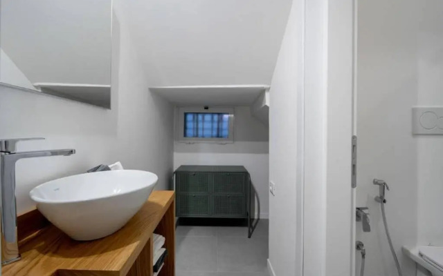 Ormesini Courtyard Apartment