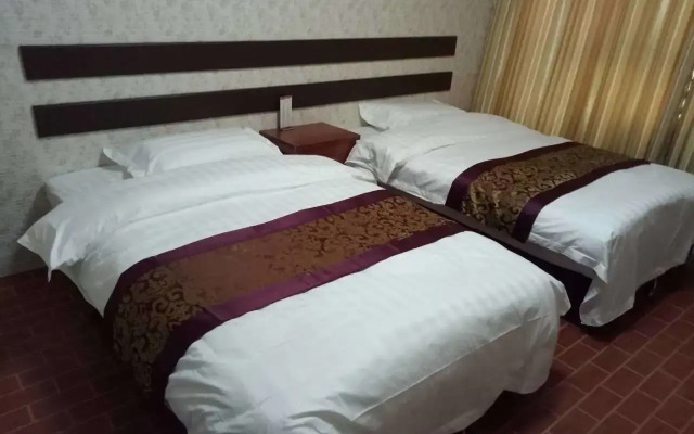 Huayun Business Hotel