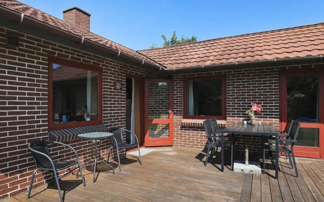 6 Person Holiday Home in Blavand