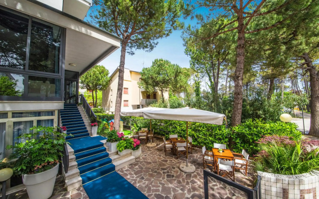 Renzo Hotel