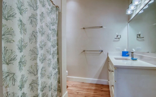 Seaside Sojourn 111 LA