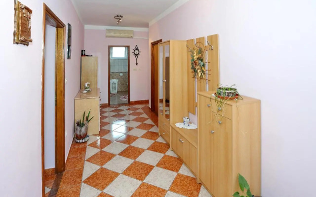 Apartment Mira