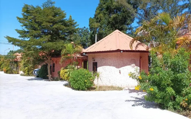 Vimanmek Hotel and Resort