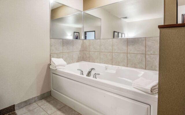 Comfort Suites Foxfire