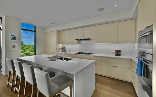 Park Lane 3300 3 Bedroom Apts by RedAwning