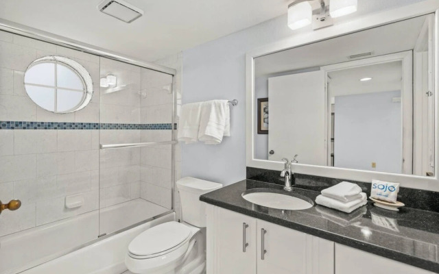 Siesta Bayside Pretty Fountain View