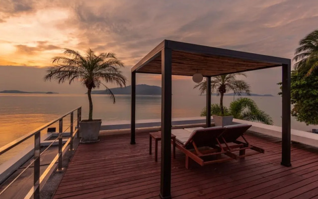 Serenity Grand Seaview Suite