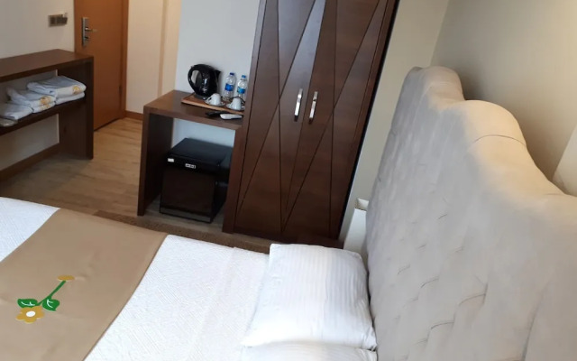 The Klazomenai Marine Hotel