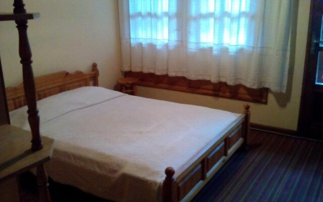 Boliarska Kashta Hotel