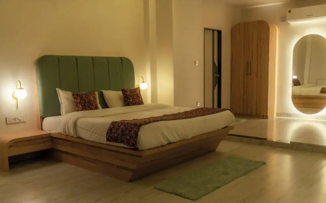 The Lavish Stay