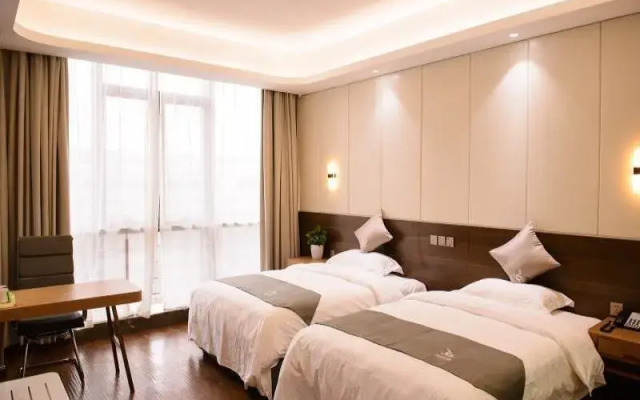 GreenTree Eastern Rizhao High Speed Railway Station Hotel