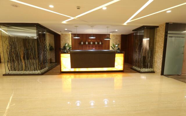 M Crown Hotel