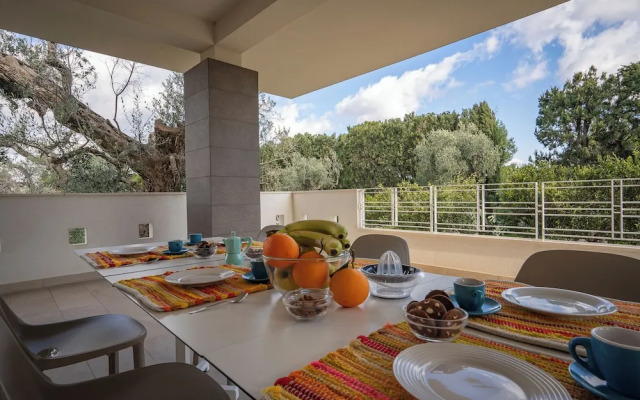 Villa Torricella Pool and Sunny Garden