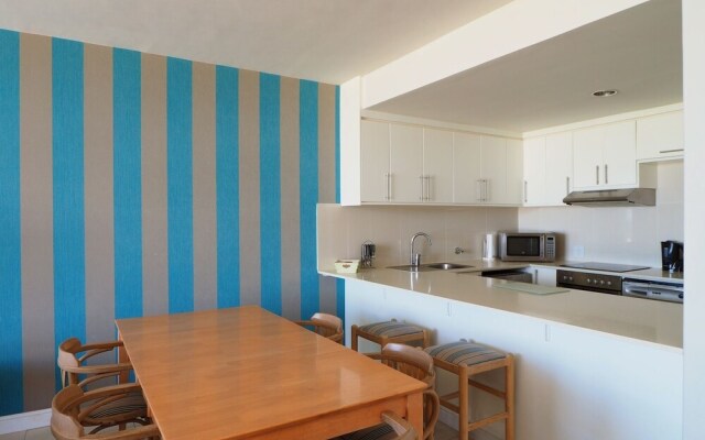 Dolphin Beach H103