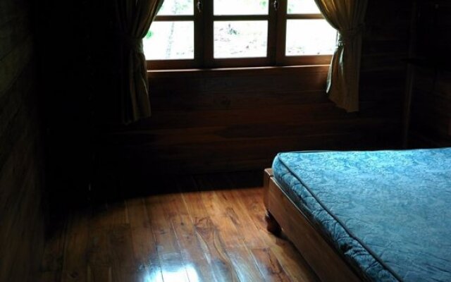 Baan Song Thai