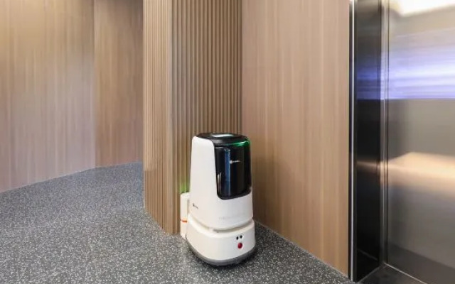 Qingmu Platinum Hotel (Nanjing Tiexinqiao Subway Station Sanjiang College Branch)