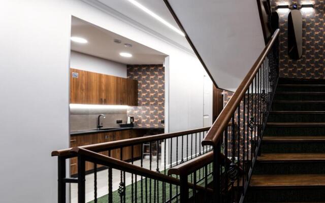 Forrest Apartments & Hostel